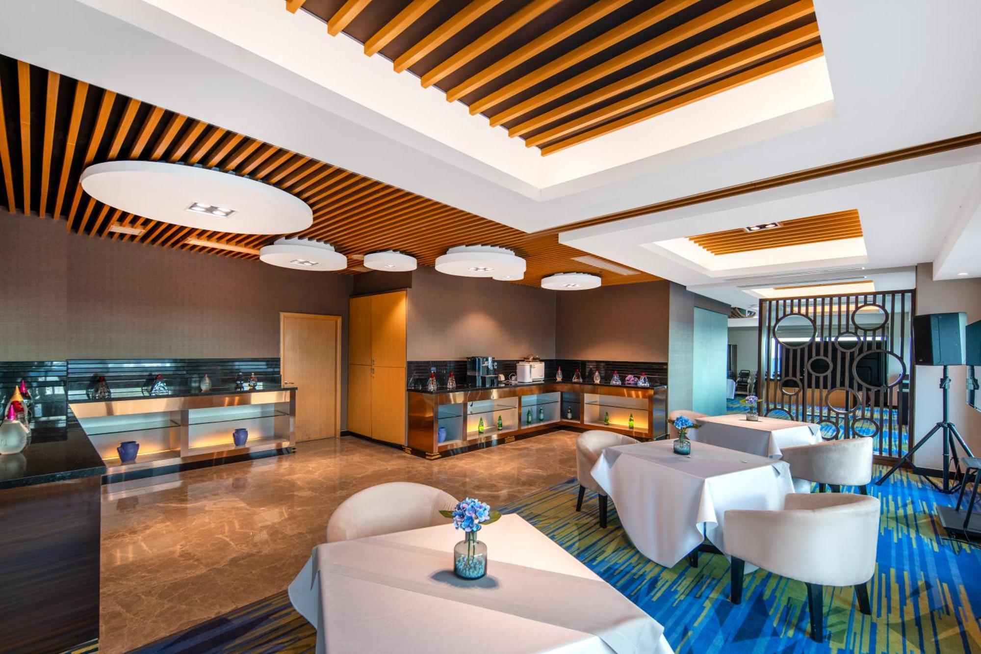 Novotel Atlantis Shanghai - Breakfast In The Clouds With River View In The Revolving Restaurant & 24Hours Free Self-Laundry Exterior foto
